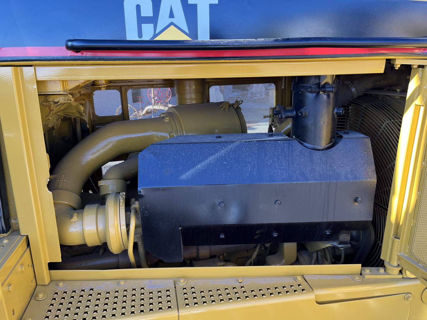 ./imagenes/INVOICE/2019/15809/TAPADOR FRONTAL CATERPILLAR D8N (28).JPG